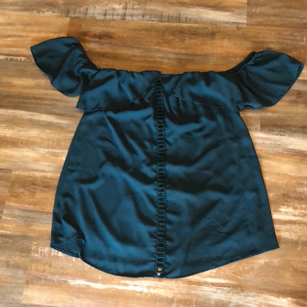 Off the shoulder hunter green